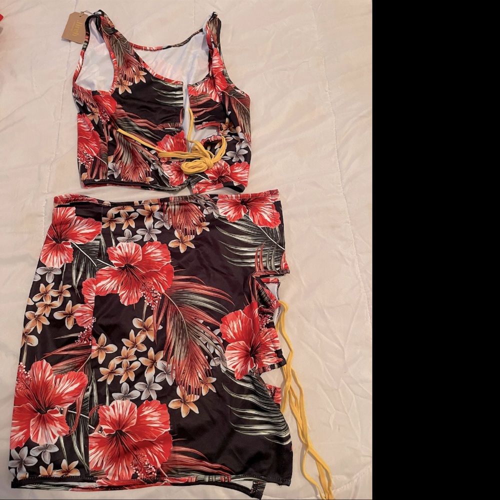 Black and red skirt set